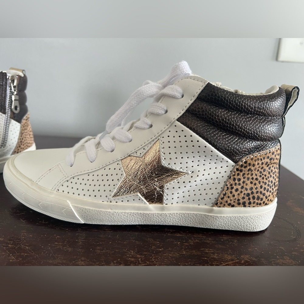 NWOT- Vintage Havana “Tiana” high top sneaker